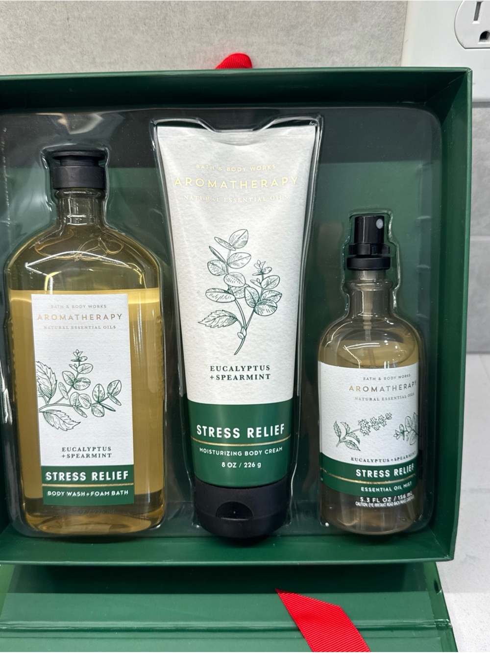 Bath & Body wks Aromatherapy Stress Relief Eucalyptus Spearmint Bath & Body Set